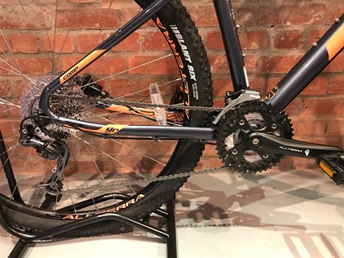 2018 GT Avalance Comp hardtail mountain bike Shimano drivetrain.jpg